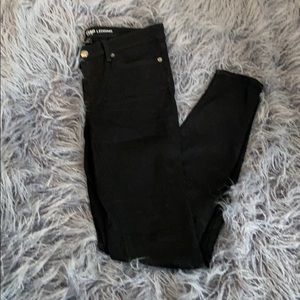 Woman’s Black Gap Jeans// size 4